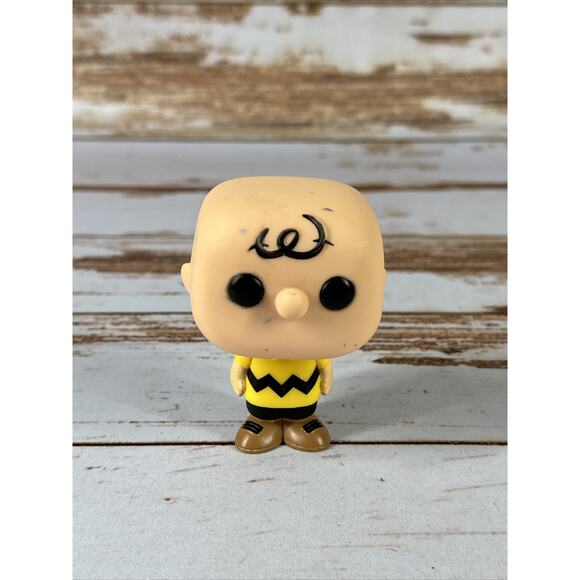 Funko Pop Peanuts CHARLIE BROWN 48 Vinyl Figure LOOSE - Picture 1 of 4